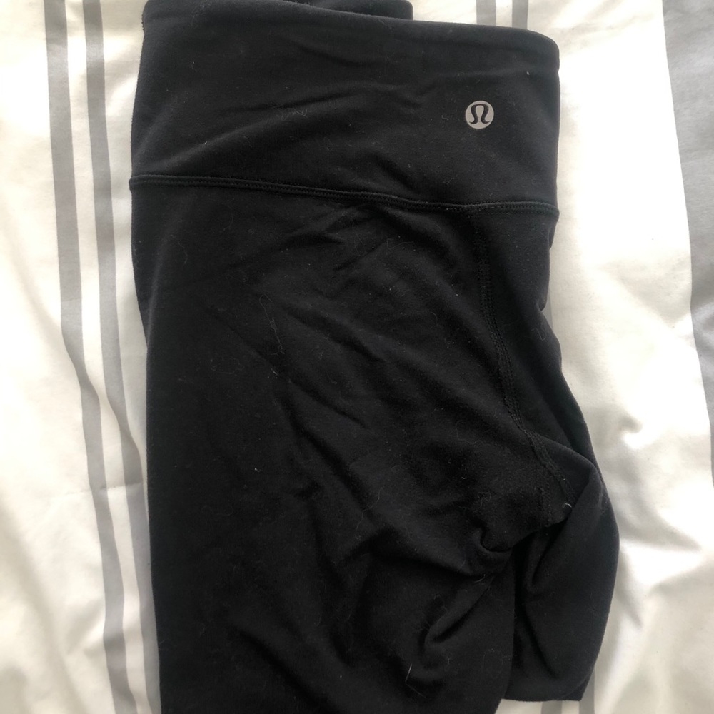 Black Cropped Lulu